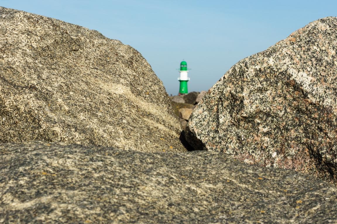 Grüner Leuchtturm in Warnemünde